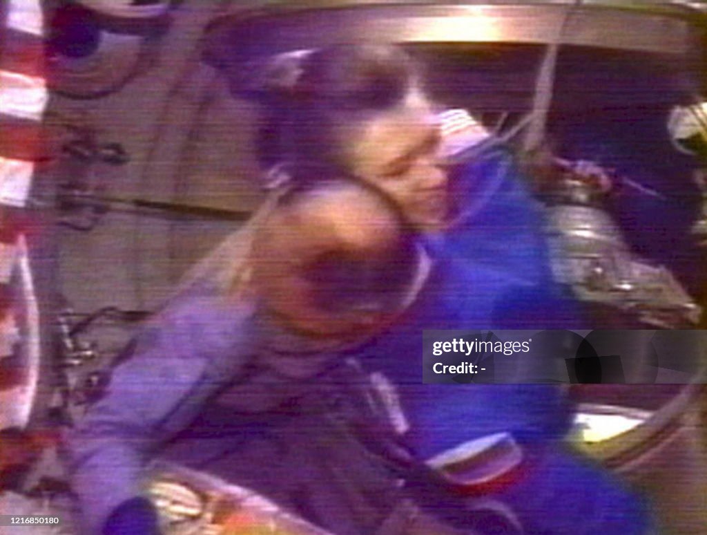 SPACE-MIR HUG