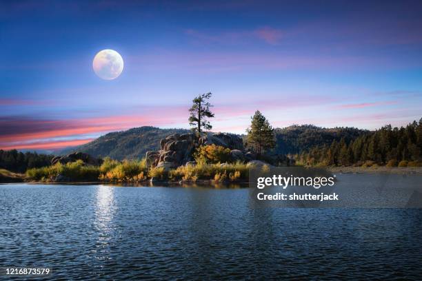 big bear lake in the moonlight, california, usa - サンバーナーディーノ郡 ストックフォトと画像