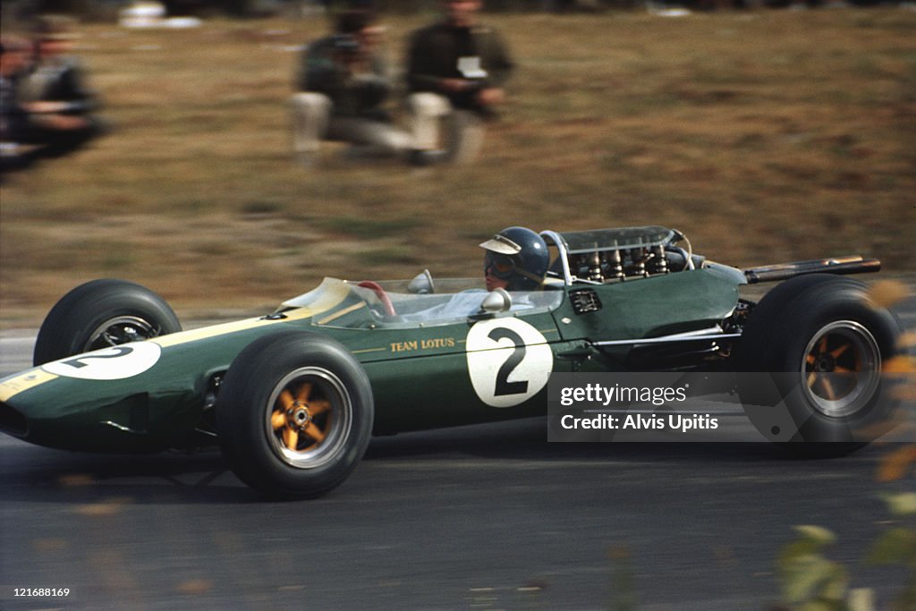 Jim Clark Races Lotus