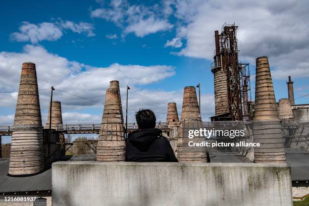 April 2020, Brandenburg, Rüdersdorf: Towers of the shaft furnace plant in the Rüdersdorf Museum Park. The 17-hectare Museum Park offers stories from...