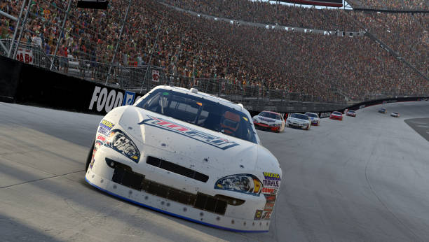 TN: eNASCAR Saturday Night Thunder iRacing