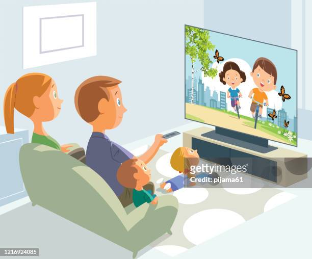 49 Ilustraciones de Family Watching Tv - Getty Images