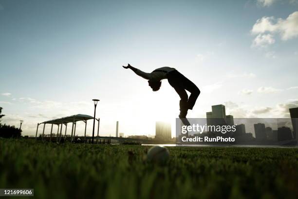 business natural - male gymnast stock pictures, royalty-free photos & images