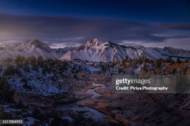 hot creek geological site in winter before sunrise - mammoth stock-fotos und bilder