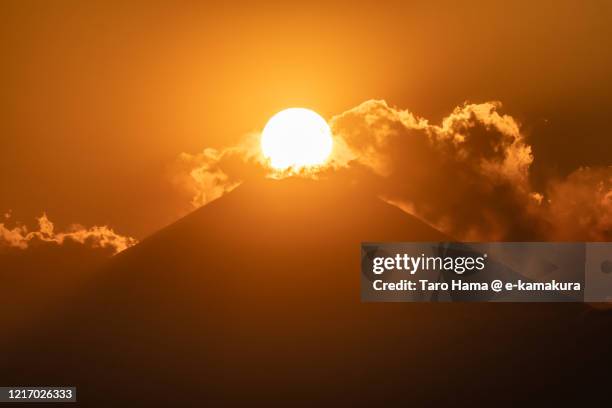 diamond fuji in japan - prefettura di kanagawa foto e immagini stock