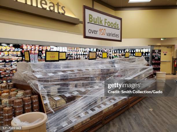 Empty Store Wraps Shrink Wrap Cover Photos and Premium High Res Pictures - Getty Images