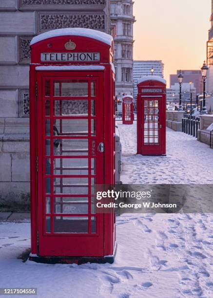 boxes in the snow - winter wonderland london stock pictures, royalty-free photos & images