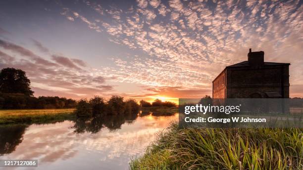 gauge house - hertfordshire stock pictures, royalty-free photos & images