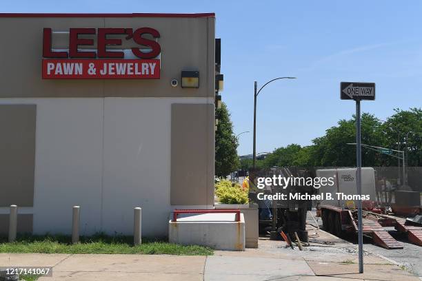 309 Pawn Jewelry Photos and Premium High Res Pictures - Getty Images
