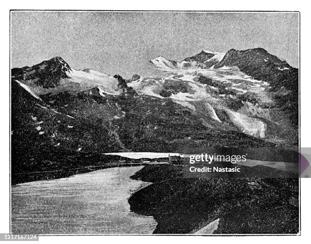der berninapass ist ein hochgebirgspass im alpengebirge im kanton graubünden in der ostschweiz. - strasse schweiz stock-grafiken, -clipart, -cartoons und -symbole