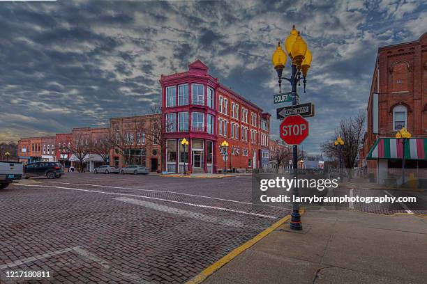 corner of court and 5th street fulton missouri - missouri stock pictures, royalty-free photos & images