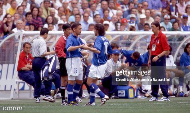 Roberto Baggio of Italy replacement to Alessandro Del Piero of Italy during FIFA World CUP France match between Italy and France July 3, 1998 in...