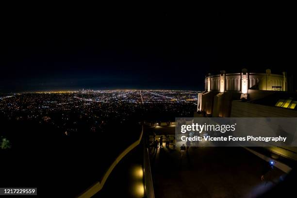 vista de los angeles desde el observatorio griffith - observatório do parque griffith imagens e fotografias de stock