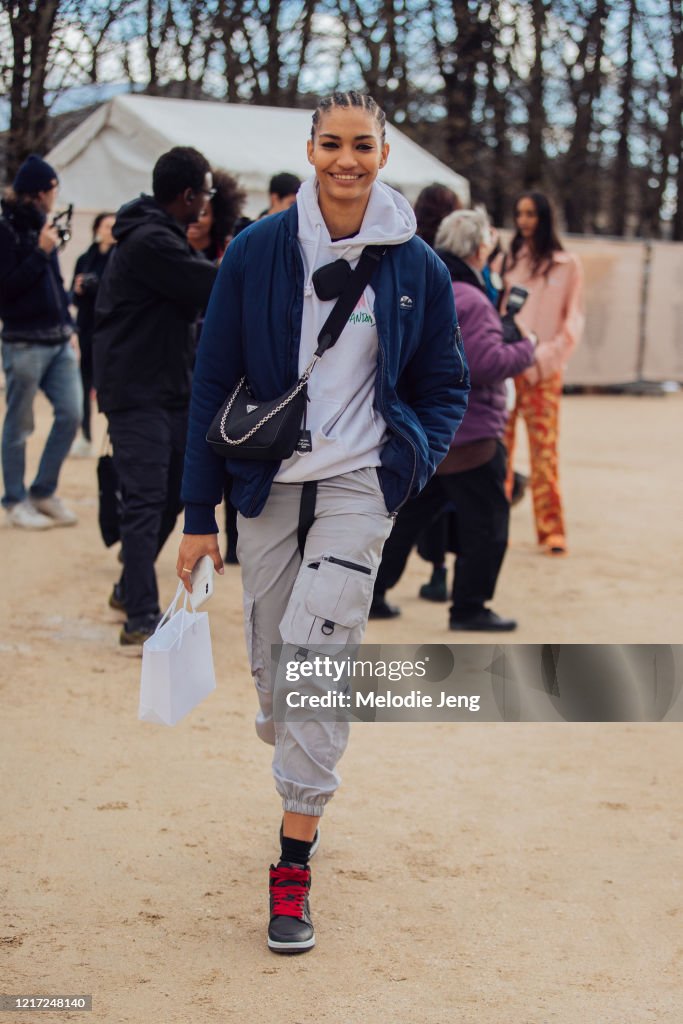 Street Style - Paris Fashion Week - Womenswear Fall/Winter 2020/2021 : Day Two