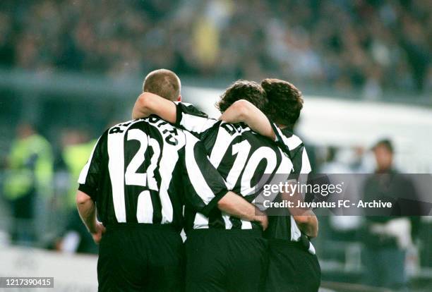 Alessandro Del Piero of Juventus celebrates with team mates after scoring a goal during the UEFA Champions League Semi-Final match between Juventus...
