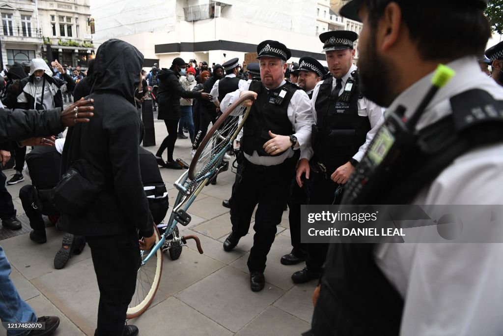 BRITAIN-US-POLITICS-RACE-PROTEST