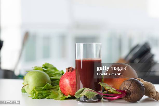 smoothie - vitamine c stockfoto's en -beelden