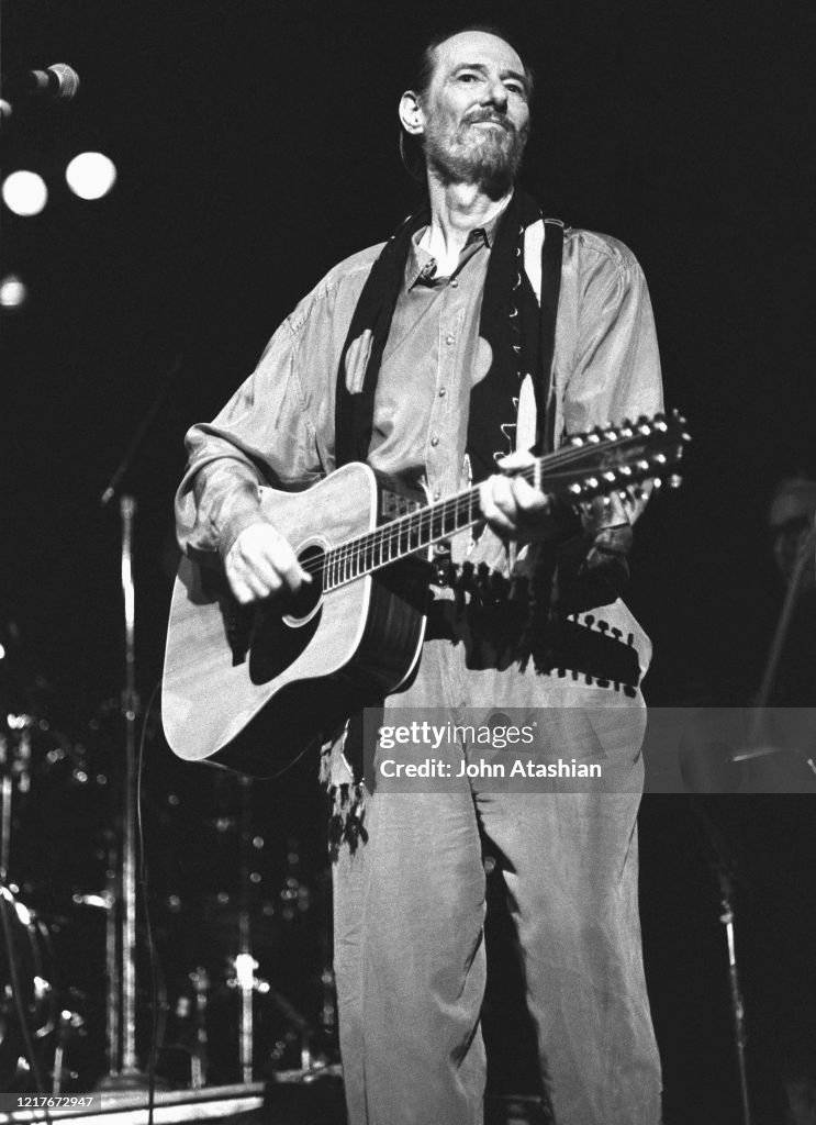 John Phillips Performing In Concert With The Mamas And The Papas