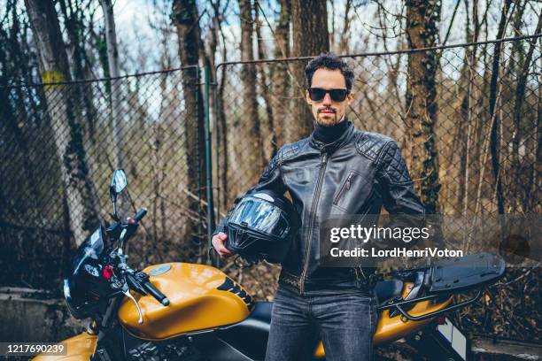 man med motorcykel - cool man leather bildbanksfoton och bilder