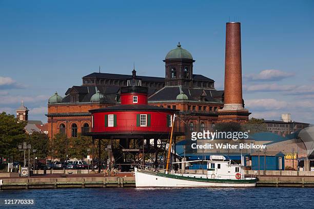 seven foot knoll screw-pile lighthouse, pier 5, baltimore, maryland, usa - baltimore maryland daytime stock pictures, royalty-free photos & images