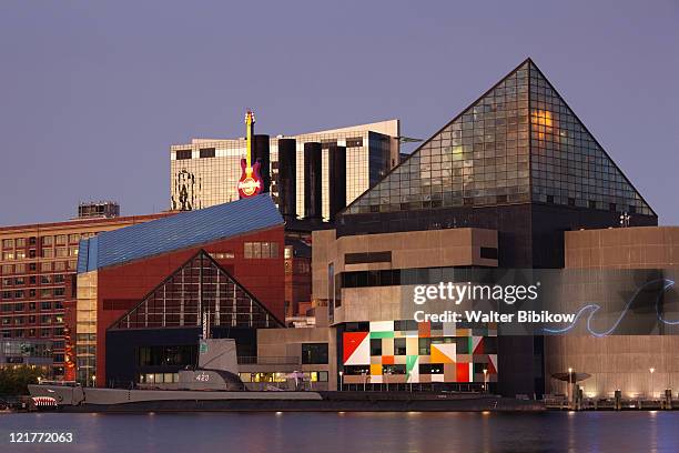 national aquarium at dusk, baltimore, maryland, usa - national aquarium stock pictures, royalty-free photos & images