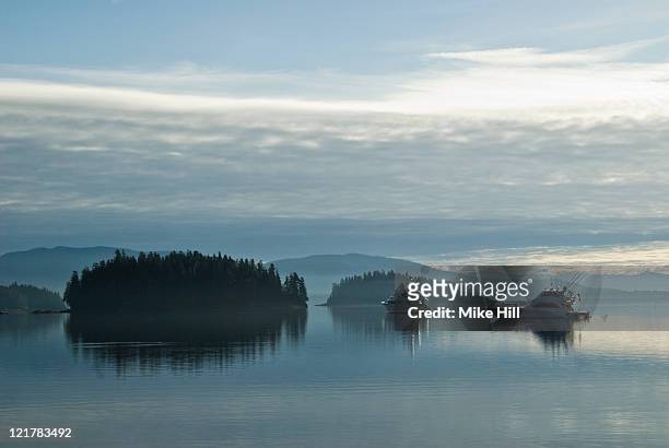 yachts near small islands, inside passage, south east alaska, usa - inside passage stock-fotos und bilder