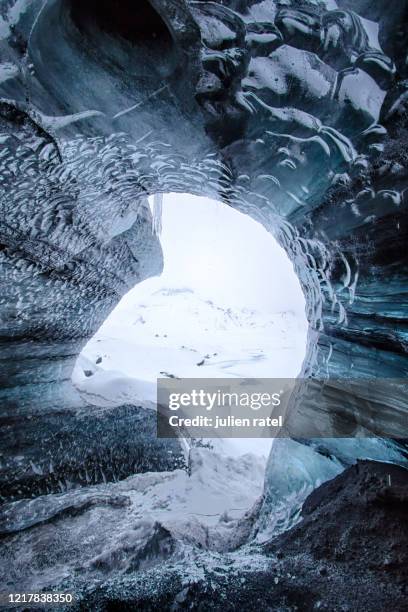 inside the ice cave - katla volcano stockfoto's en -beelden