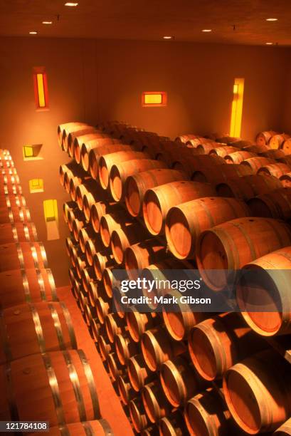 napa valley, ca, wine barrels - weinfass stock-fotos und bilder