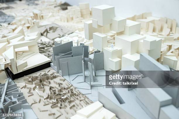 abstrakte kartonmodelle - architekturmodell stock-fotos und bilder
