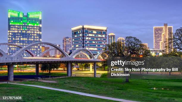 fort worth trinity river crossing - fort worth fotografías e imágenes de stock
