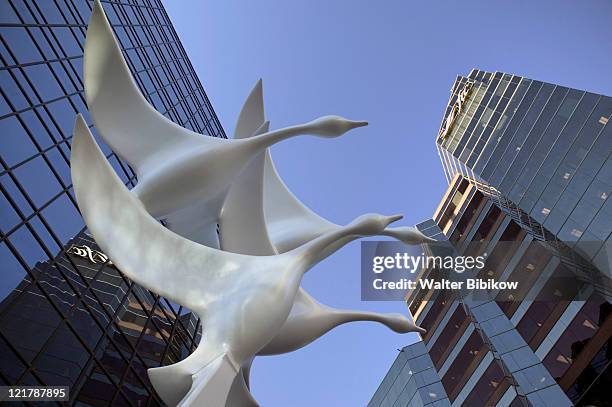 sculpture outside of bldgs, regina, saskatchewan - regina fotografías e imágenes de stock