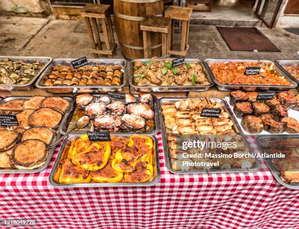 mercato (market) ballarò, street food for sale - streetfood stock-fotos und bilder