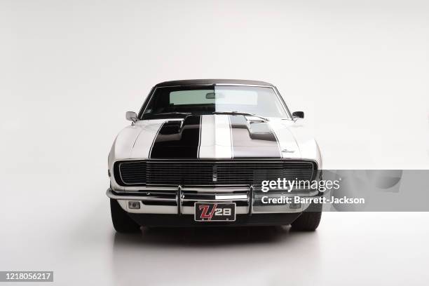 Chevrolet Camaro z28.