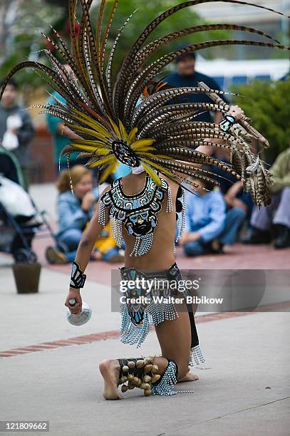 Aztec Sundails Aztec Headdress Photos and Premium High Res Pictures - Getty Images