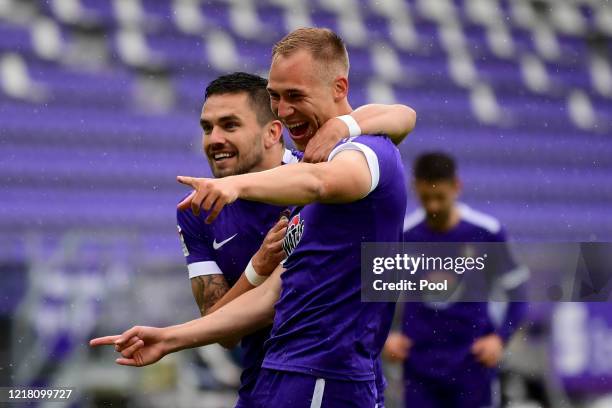 Florian Kruger of Aue celebrates after scoring his teams first goal during the Second Bundesliga match between FC Erzgebirge Aue and Karlsruher SC at...