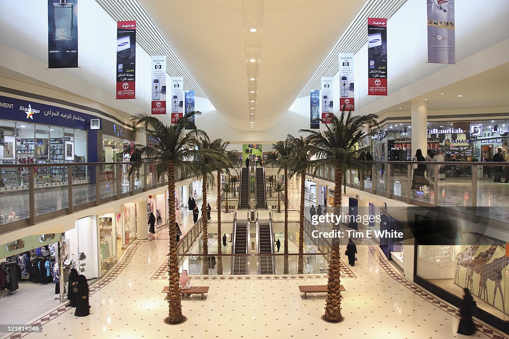 Women shopping in a mall Riyadh, Saudi Arabia