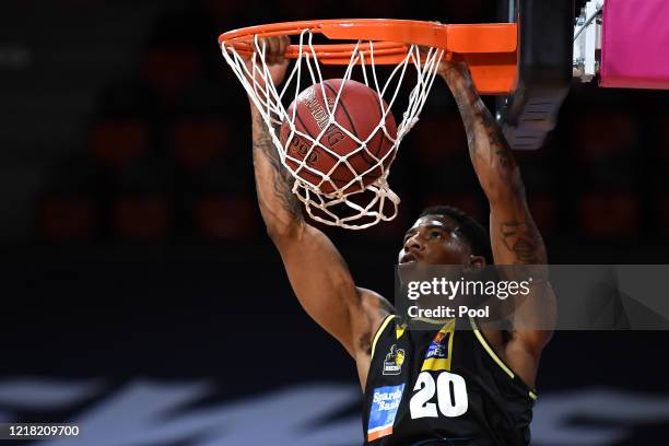 Thomas Wimbush II of MHP Riesen Ludwigsburg scores during the EasyCredit Basketball Bundesliga match between Rasta Vechta and MHP Riesen Ludwigsburg...