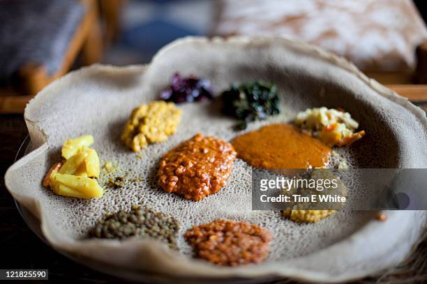 injeera bread dish, gondor, ethiopia, africa - ethiopia 個照片及圖片檔
