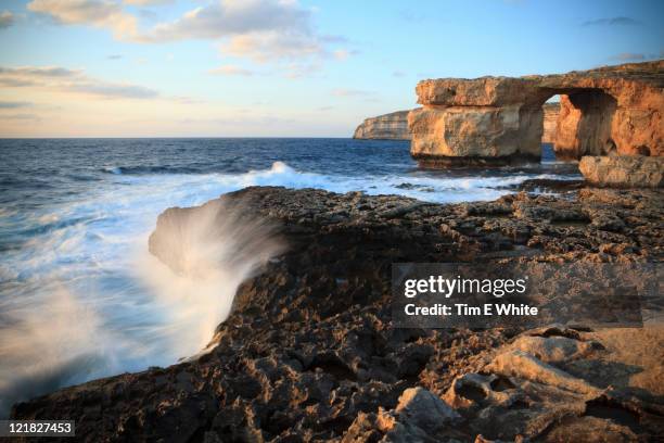 azure window, dwejra, san lawrenz, gozo, malta - azure window malta stock pictures, royalty-free photos & images