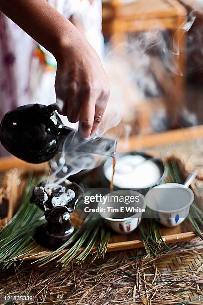 coffee ritual, gondor, ethiopia, africa - ethiopia stock-fotos und bilder