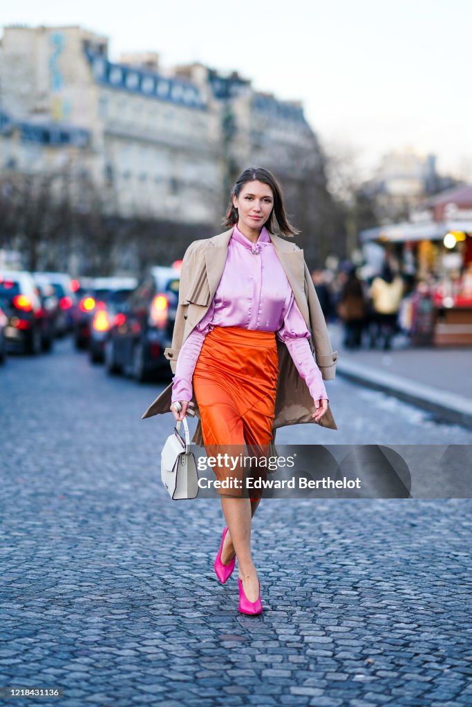 Street Style  - Paris Fashion Week - Womenswear Fall/Winter 2020/2021 : Day Three