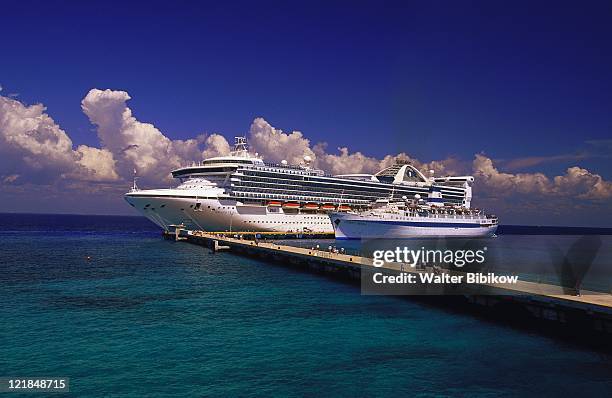 cruise ship, cozumel, mexico - cozumel stock pictures, royalty-free photos & images