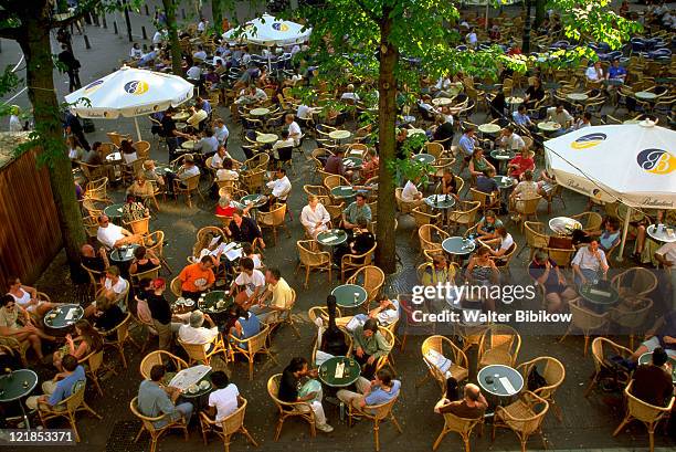 cafe overview, leidseplein, amsterdam, holland - crowded cafe stock pictures, royalty-free photos & images