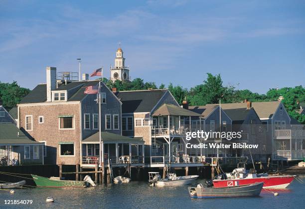 nantucket town by water, ma - nantucket foto e immagini stock