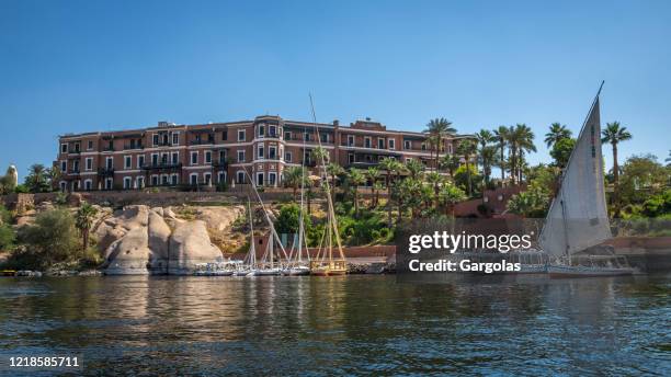 hotel sofitel legend old cataract aswan, egipto - aswan fotografías e imágenes de stock