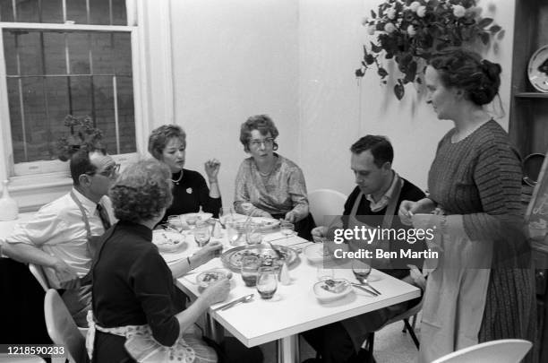 Cordon Bleu Cooking School Photos and Premium High Res Pictures - Getty ...