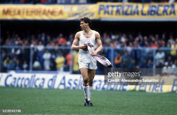 Marco Van Basten of AC Milan throws the shirt after receiving the red card during Serie A match between Hellas Verona and AC Milan on April 22, 1990...