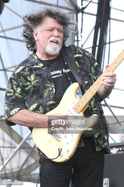 Lead Singer Radiators 624 The Radiators Photos & High Res Pictures - Getty Images