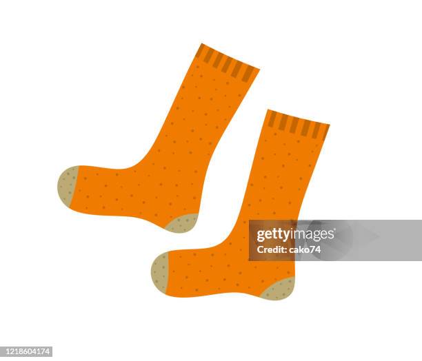 illustrations, cliparts, dessins animés et icônes de illustration de dessin animé de chaussettes oranges - socks