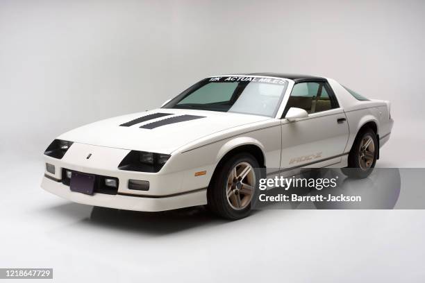 Chevrolet Camaro IROC z28.